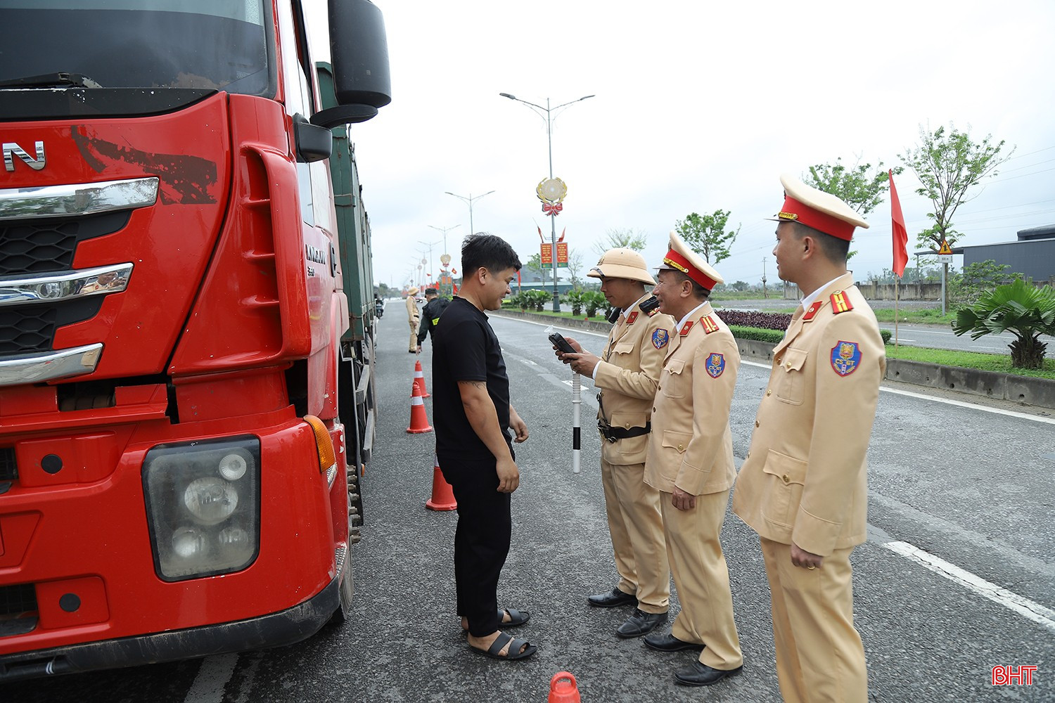 bqbht_br_csgt-kiem-tra-nong-do-con03.jpg