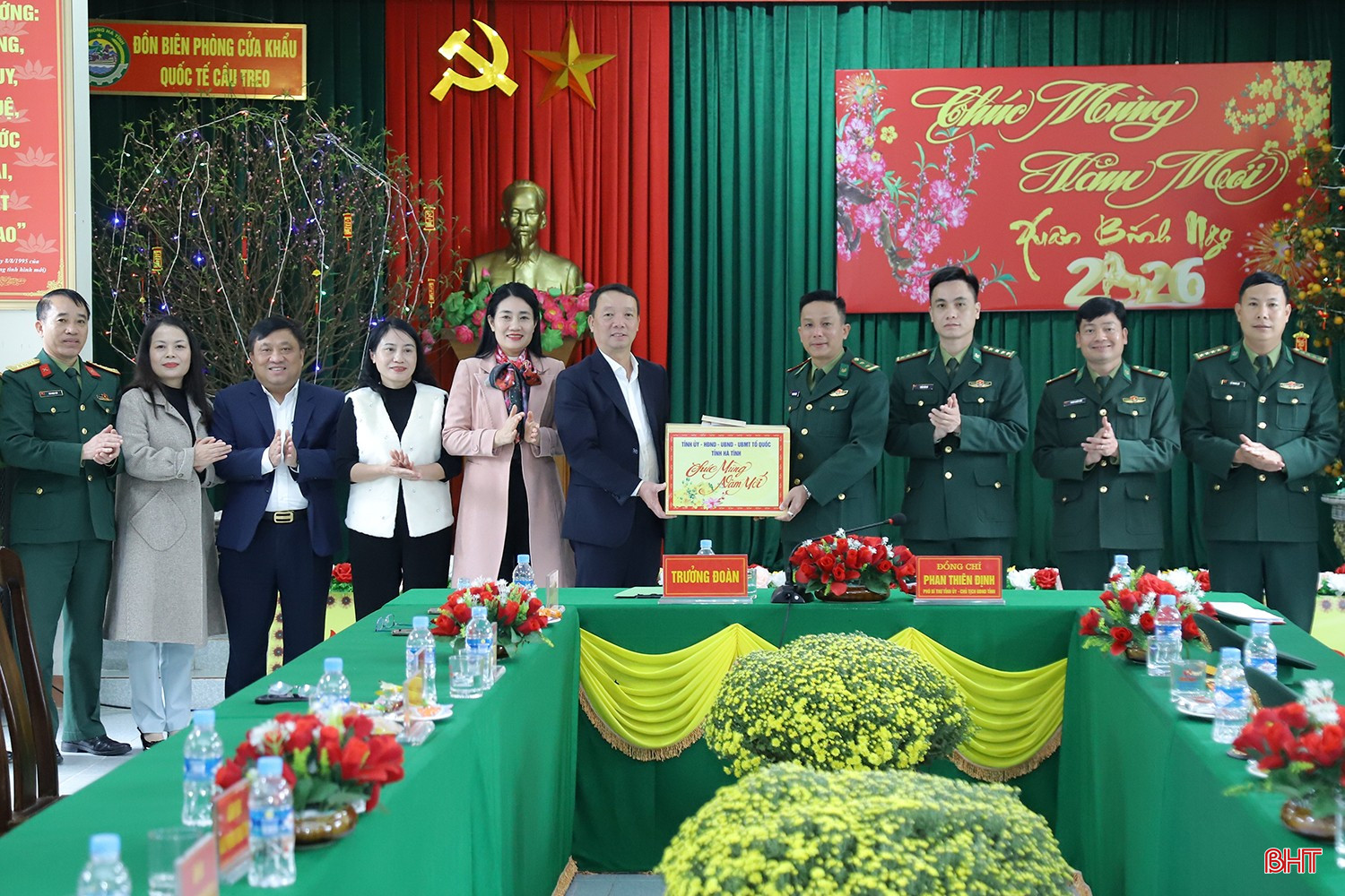 bqbht_br_chu-tich-tinhkiem-tra-san-sang-chien-dau-son-hong-10.jpg