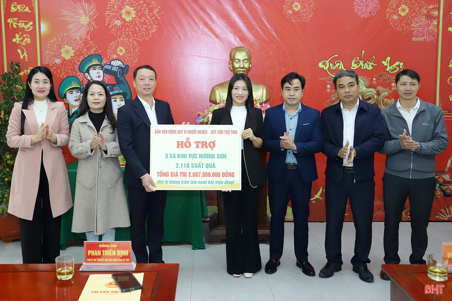 bqbht_br_chu-tich-tinhkiem-tra-san-sang-chien-dau-son-hong-2b.jpg