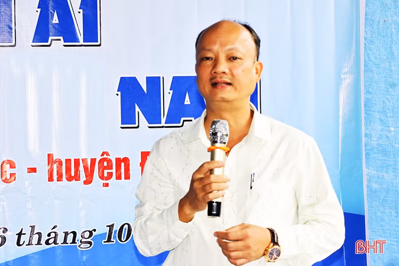 Bàn giao nhà nhân ái cho học sinh mồ côi ở Đức Thọ
