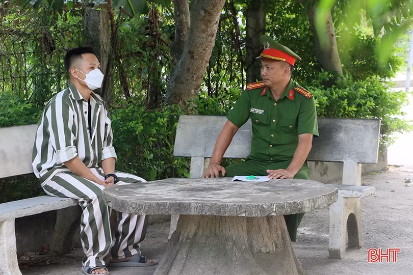 Cán bộ Công an Hà Tĩnh chia sẻ hành trình giành giải A toàn quốc cuộc thi viết bảo vệ nền tảng tư tưởng của Đảng