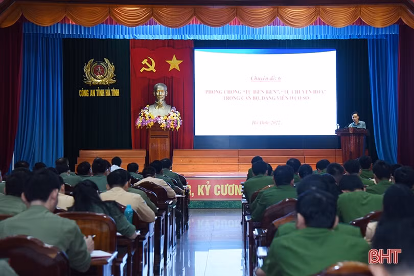 Nâng cao kiến thức, kỹ năng nghiệp vụ công tác Đảng cho cán bộ Công an Hà Tĩnh