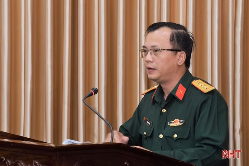 Bộ CHQS tỉnh Hà Tĩnh công bố, trao các quyết định về điều động, bổ nhiệm cán bộ