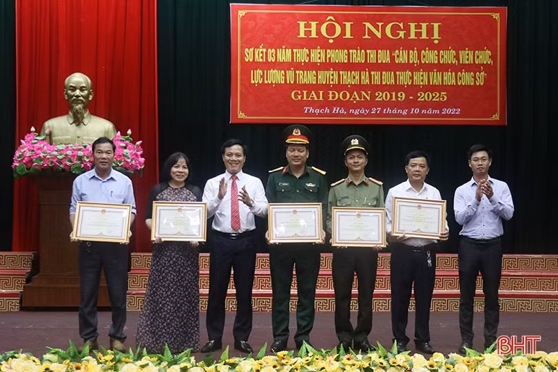 Nâng cao văn hóa công sở trong các cơ quan, đơn vị tại Thạch Hà