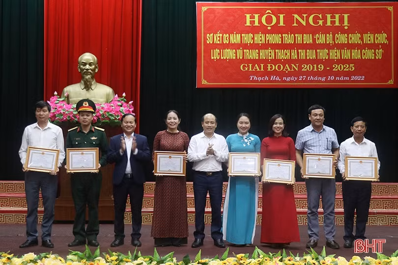 Nâng cao văn hóa công sở trong các cơ quan, đơn vị tại Thạch Hà