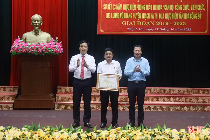 Nâng cao văn hóa công sở trong các cơ quan, đơn vị tại Thạch Hà