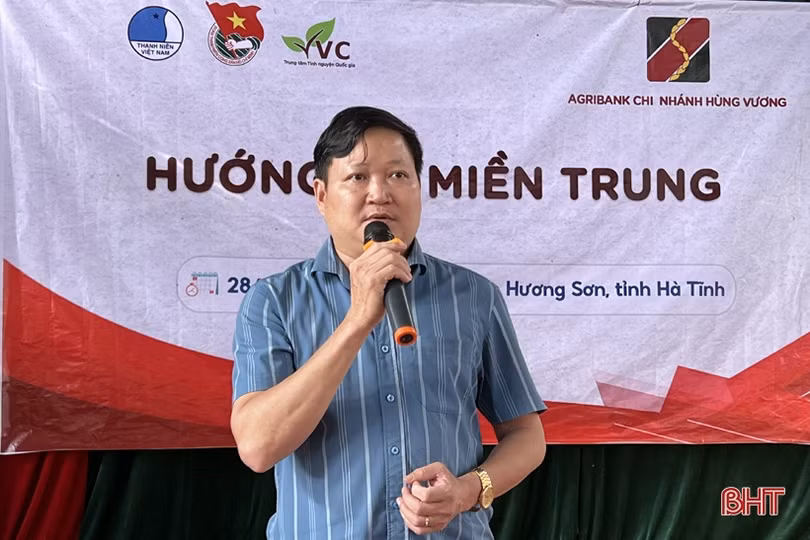 Trao 110 suất quà cho người dân có hoàn cảnh khó khăn ở Hương Sơn