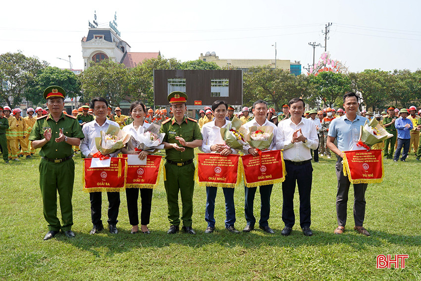 Kết thúc hội thi, Ban Tổ chức đã trao giải nhất cho đội xã Xuân Phổ, giải nhì cho đội thị trấn Tiên Điền và thị trấn Xuân An, giải ba cho đội xã Cương Gián và Xuân Hội.