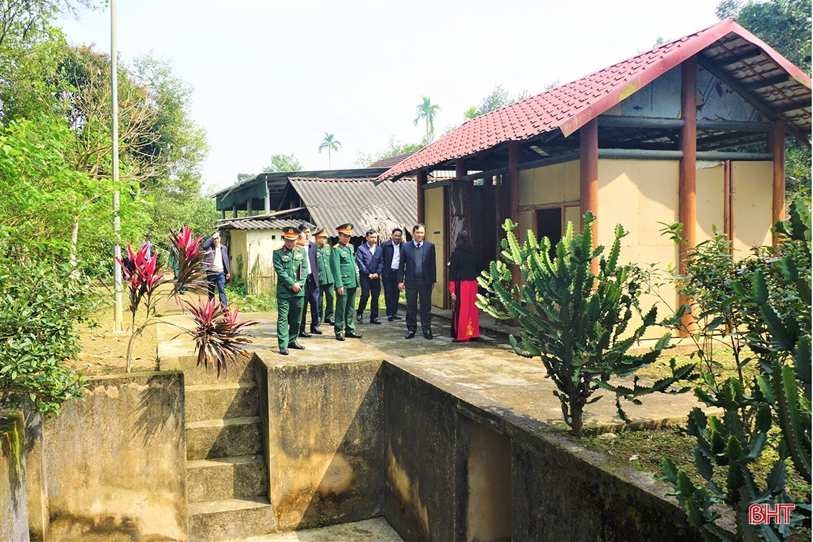 Lãnh đạo Hà Tĩnh dâng hương tưởng niệm Trung tướng Đồng Sỹ Nguyên