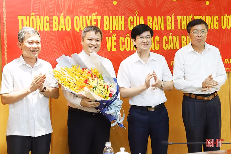 Thông báo quyết định của Ban Bí thư chỉ định ông Trần Tiến Hưng làm Phó Bí thư Tỉnh ủy Hà Tĩnh