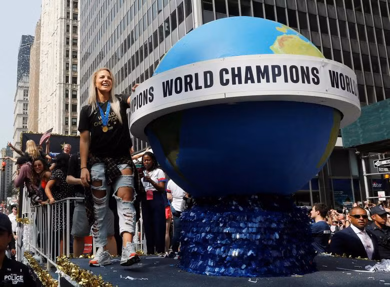 Tuyển nữ Mỹ diễu hành mừng chức vô địch World Cup 2019