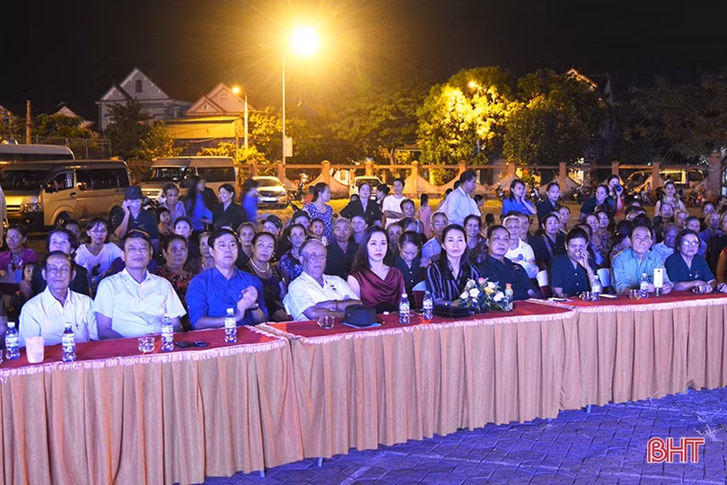 Lắng đọng cảm xúc hội diễn văn nghệ cựu TNXP Hà Tĩnh