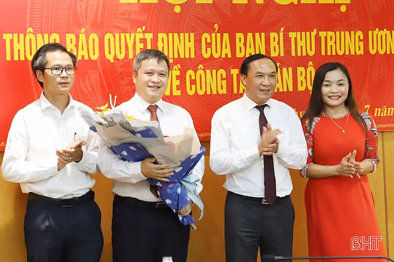 Thông báo quyết định của Ban Bí thư chỉ định ông Trần Tiến Hưng làm Phó Bí thư Tỉnh ủy Hà Tĩnh