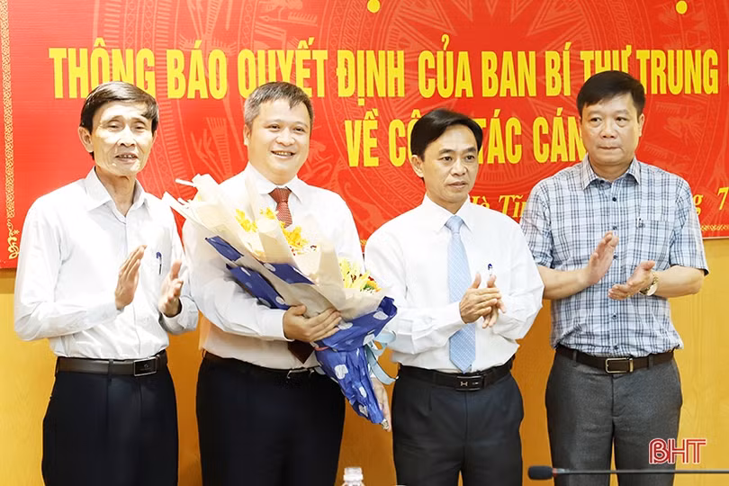 Thông báo quyết định của Ban Bí thư chỉ định ông Trần Tiến Hưng làm Phó Bí thư Tỉnh ủy Hà Tĩnh