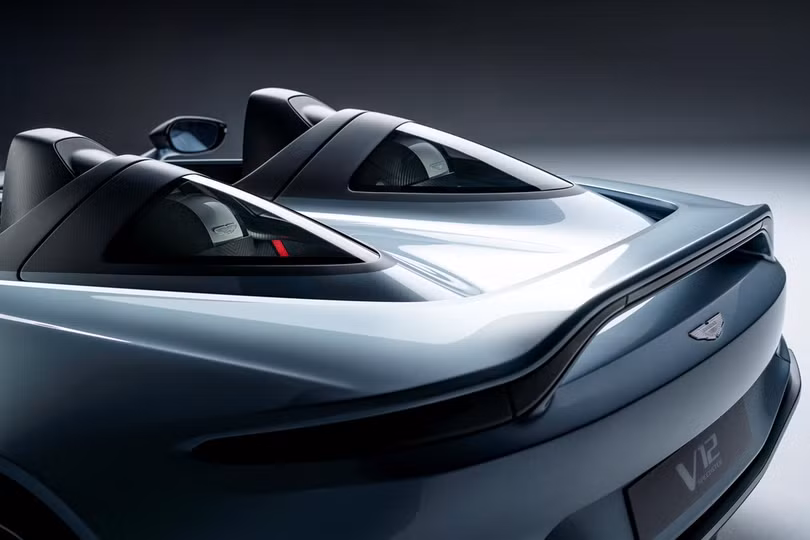 Aston Martin V12 Speedster - siêu xe độc lạ, giá 1 triệu USD