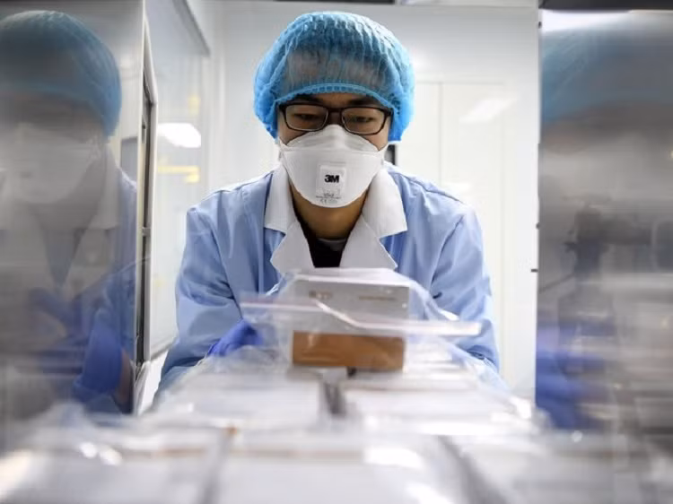 Canh bạc tỷ đô cho vaccine và thuốc Covid-19