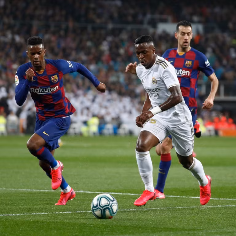 Chiến thắng siêu kinh điển, Real chiếm ngôi đầu La Liga