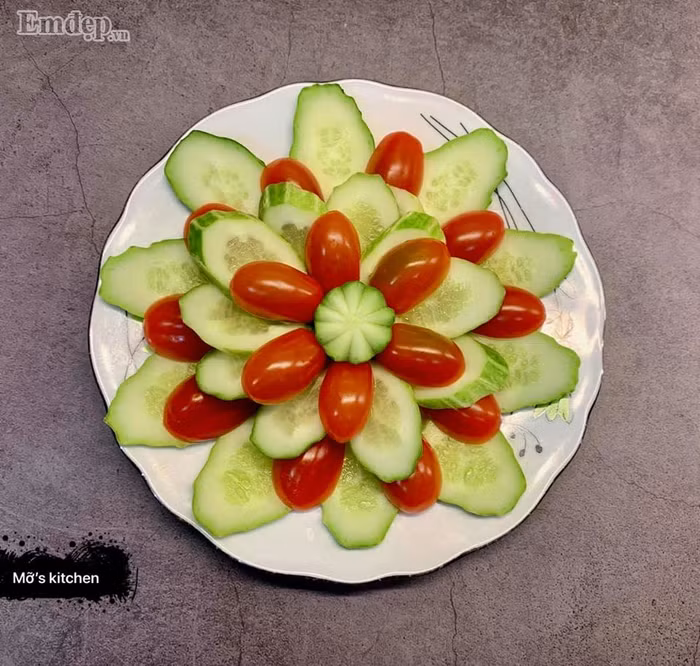 Muốn eo thon dáng đẹp, chị em đừng bỏ qua 5 món salad “thần thánh” dưới đây