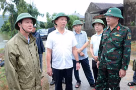 Chủ tịch UBND tỉnh kiểm tra công tác phòng, chống thiên tai tại phường Vũng Áng
