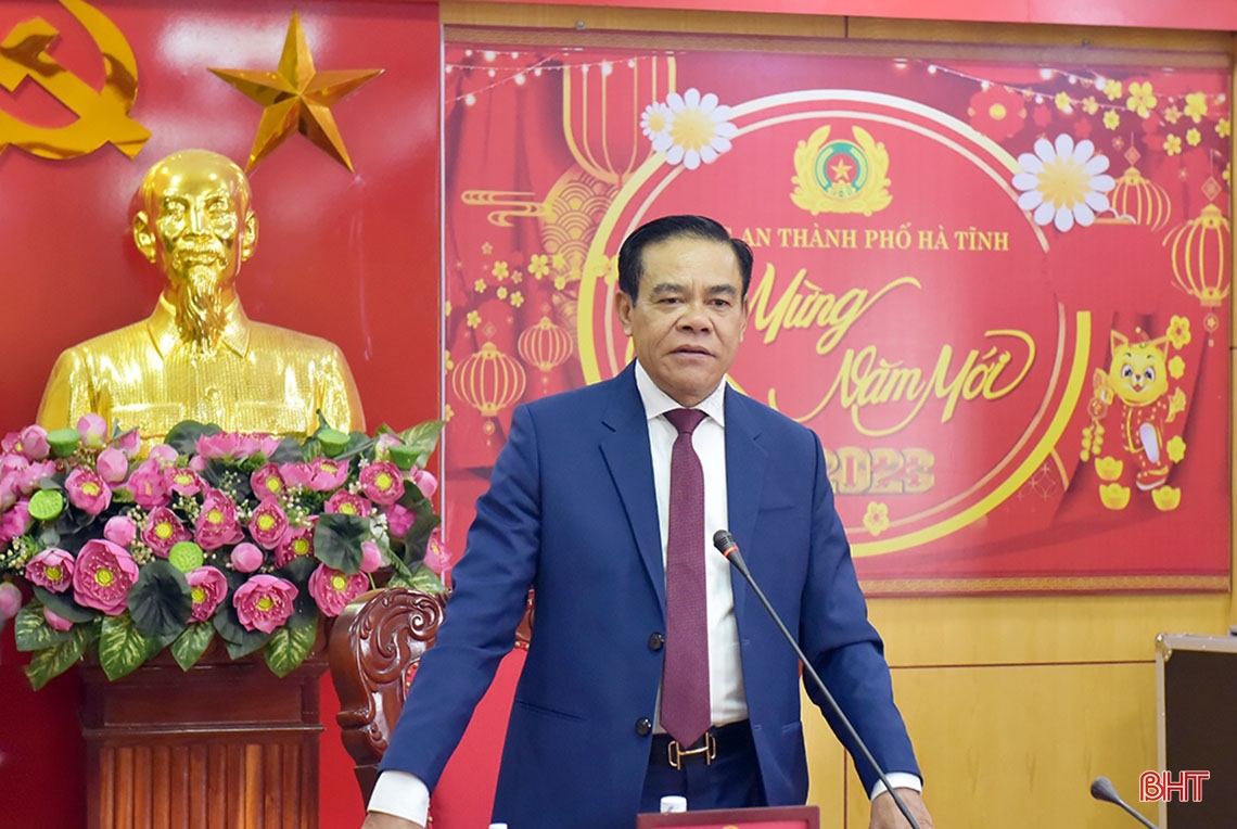 Chủ tịch UBND tỉnh thăm, chúc tết các đơn vị đầu xuân Quý Mão