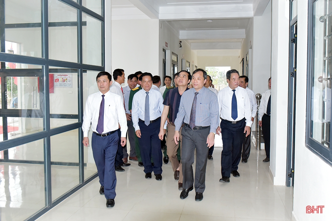 Khánh thành công trình bệnh xá ở Bolikhămxay do Hà Tĩnh tài trợ
