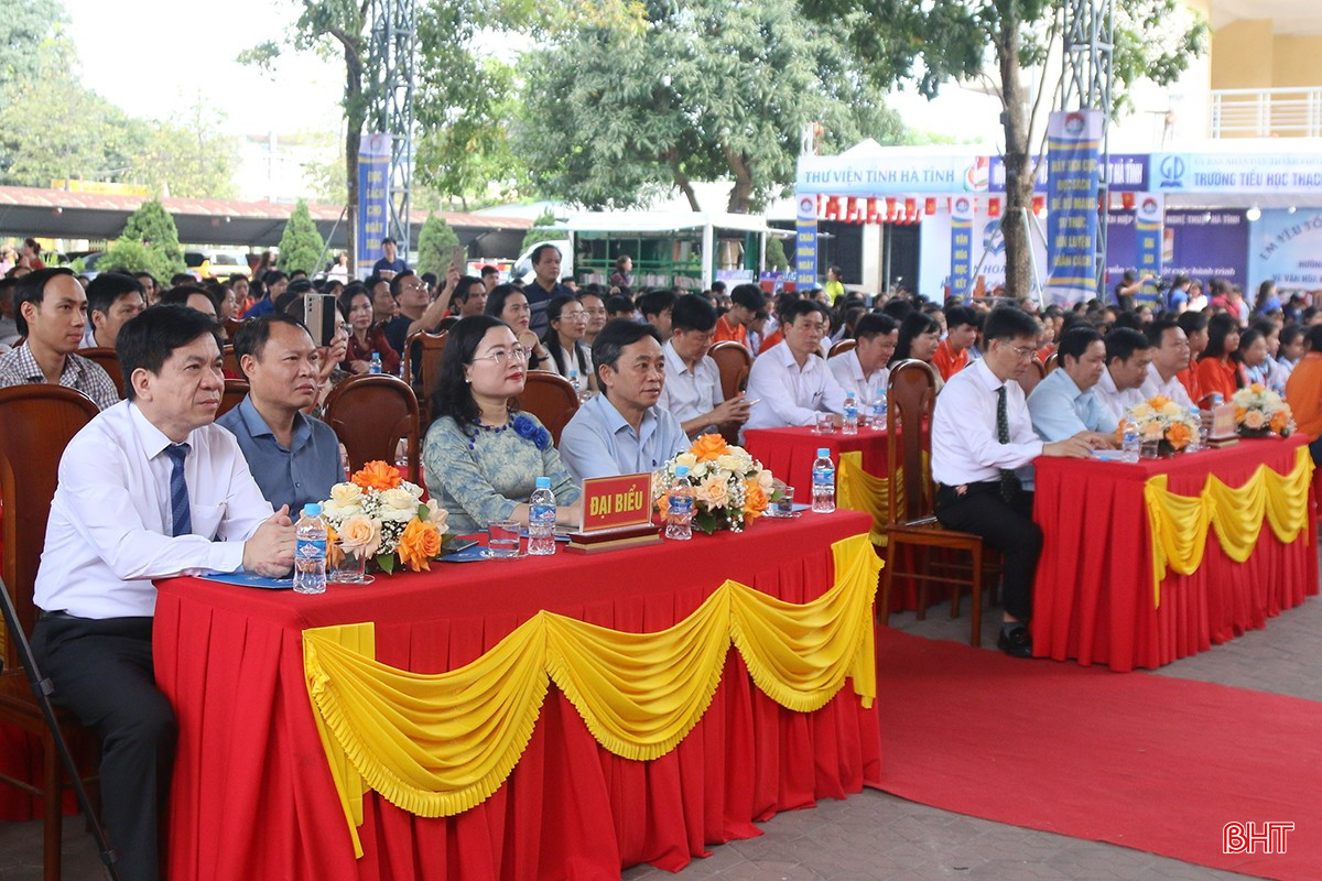 Đại biểu tham dự lễ phát động.