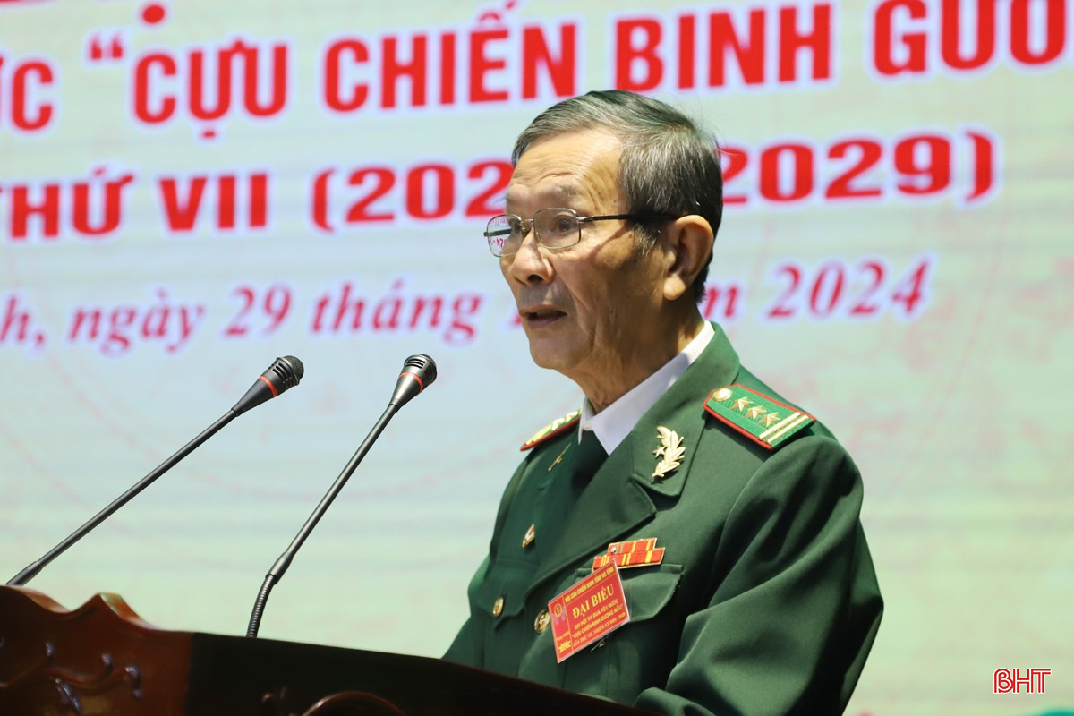 Ông Trần Trí Bảo - Chủ tịch Hội CCB phường Nam Hồng (TX Hồng Lĩnh) chia sẻ những bài học kinh nghiệm trong thực hiện phong trào dân vận khéo gắn với phong trào CCB gương mẫu.