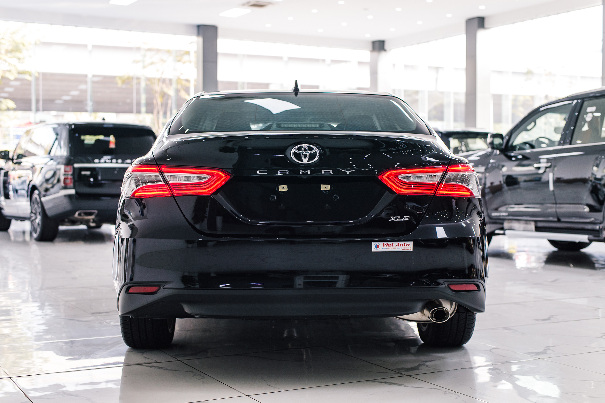 Toyota Camry nhập Mỹ giá 2,5 tỷ đồng