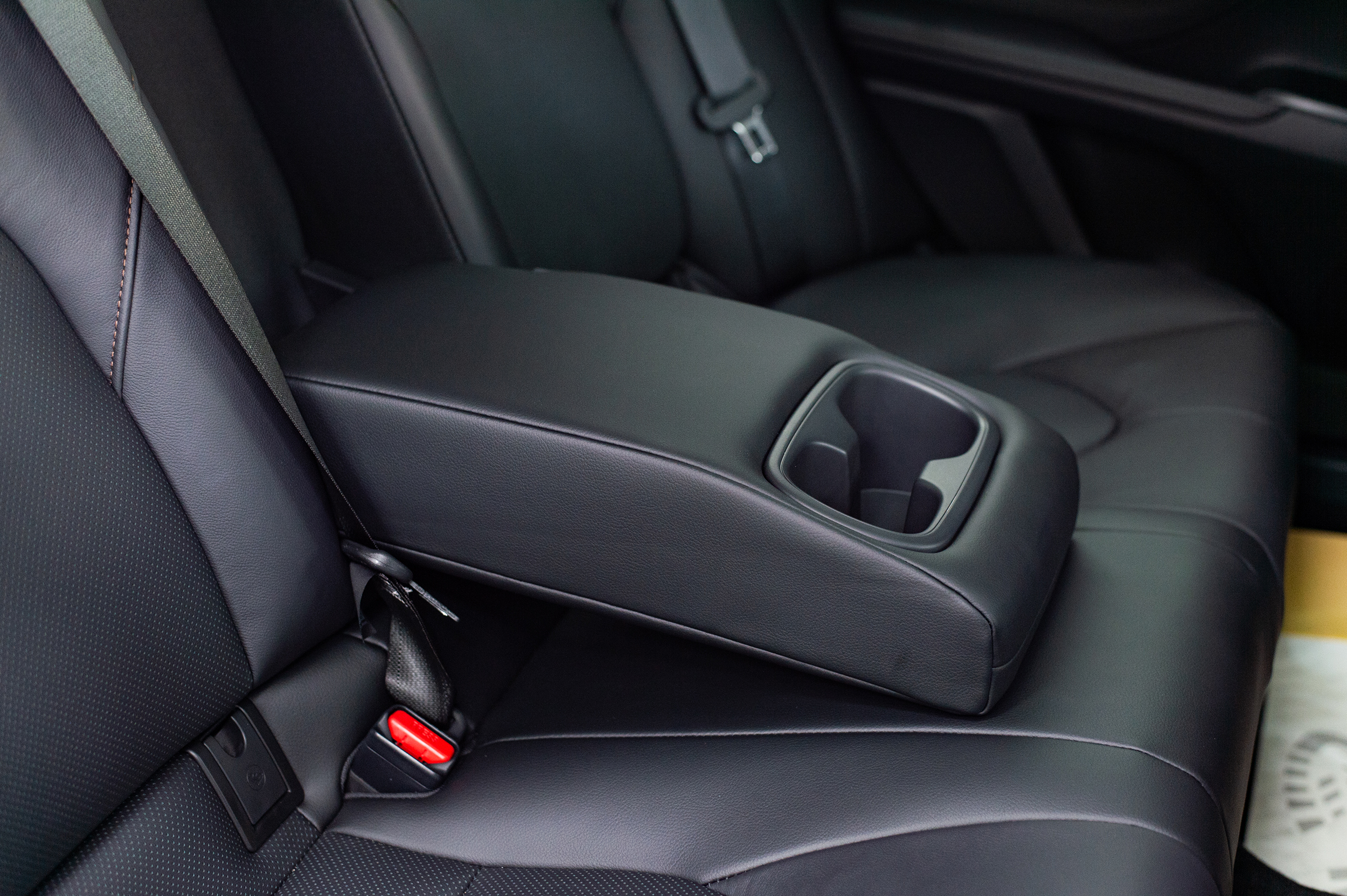 Toyota Camry nhập Mỹ giá 2,5 tỷ đồng