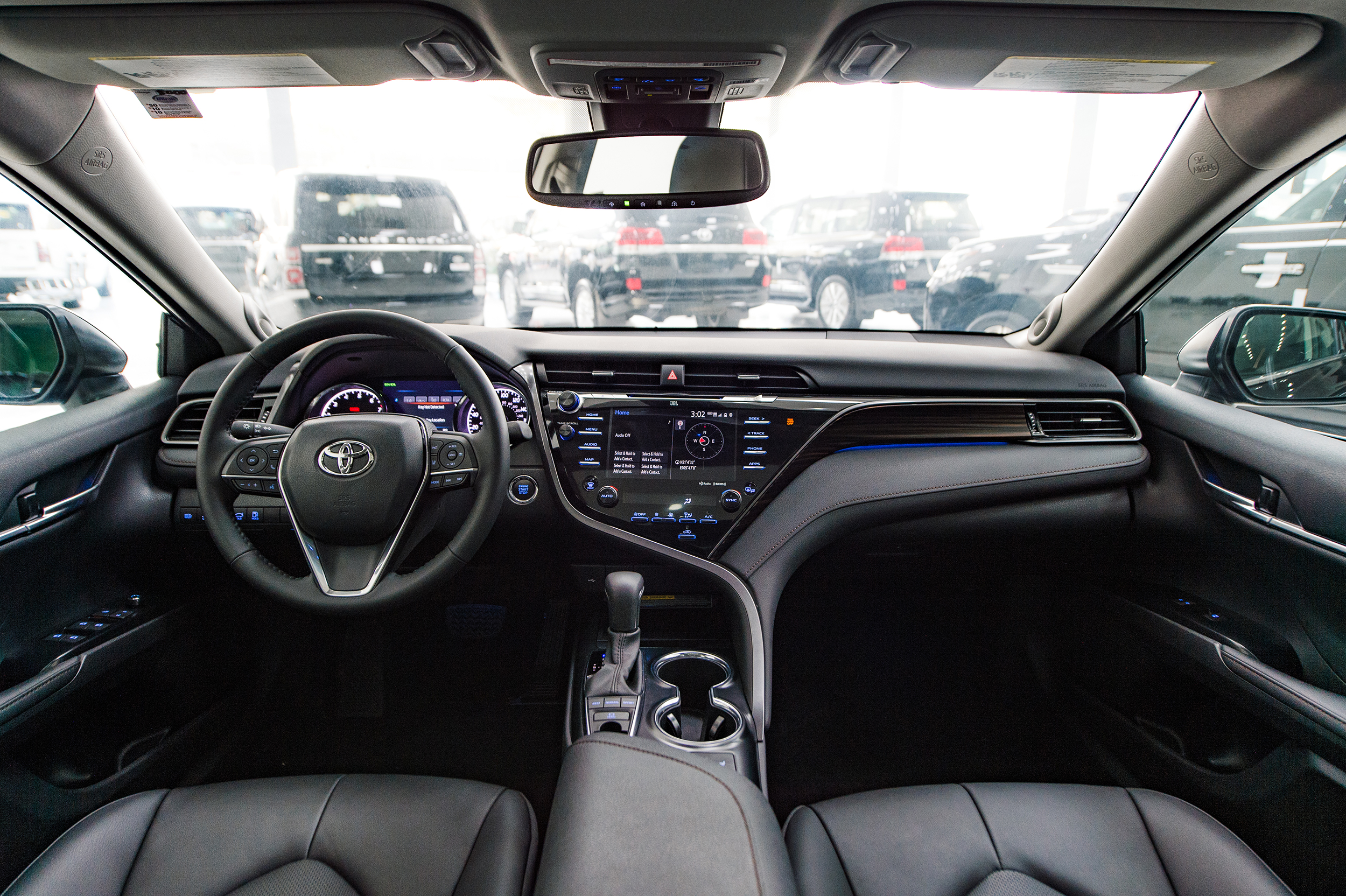 Toyota Camry nhập Mỹ giá 2,5 tỷ đồng