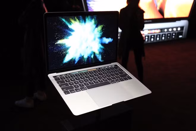 nhung laptop dang mua nhat nam 2016