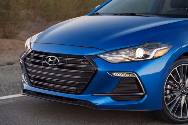 hyundai elantra sport 2017 co gia khoi diem tu 22 485 usd