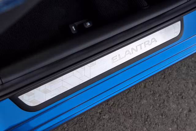 hyundai elantra sport 2017 co gia khoi diem tu 22 485 usd