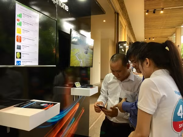 vinaphone tro thanh nha mang dau tien cung cap 4g tai viet nam