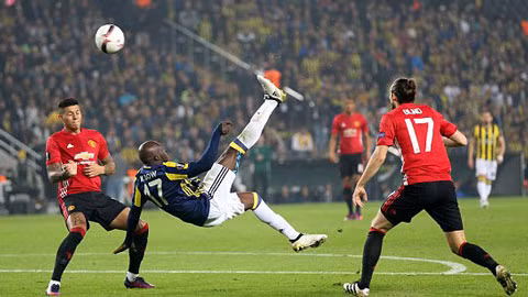 pogba chan thuong m u guc nga truoc fenerbahce