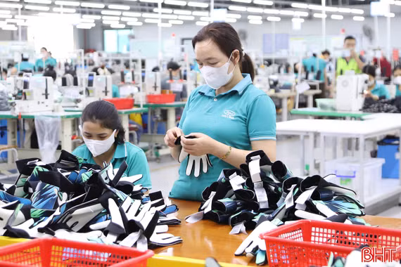 Doanh nghiệp đẩy mạnh sản xuất, tăng tuyển dụng lao động 