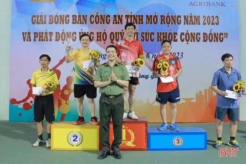 Giải Bóng bàn gây quỹ “Vì sức khoẻ cộng đồng”