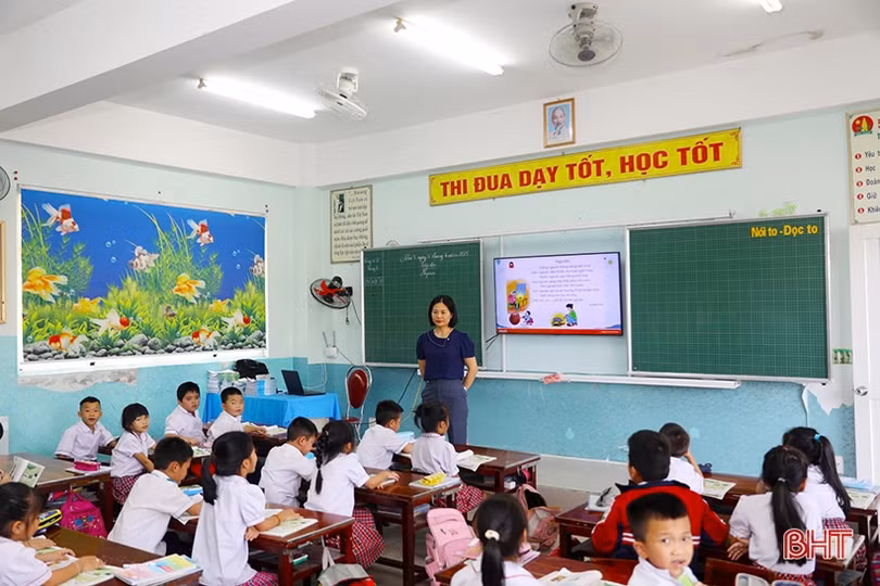 Chuẩn hóa trình độ, trẻ hóa độ tuổi cán bộ quản lý, giáo viên ở thị xã Kỳ Anh