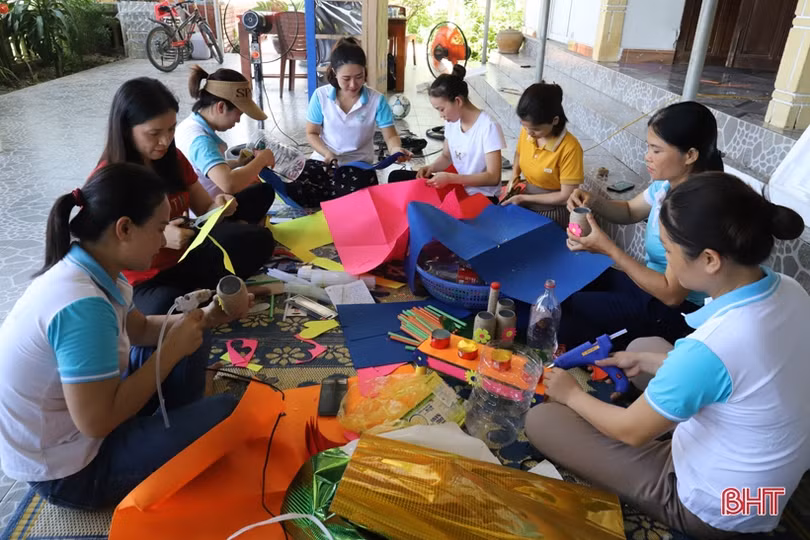 Phụ nữ Hương Sơn “biến” rác thải thành sản phẩm hữu ích