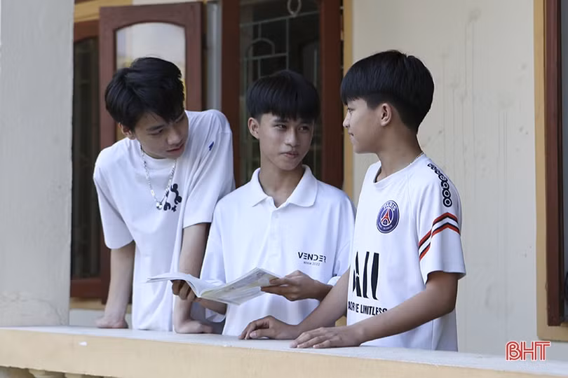 Chuyện vượt khó của những “sỹ tử nghèo