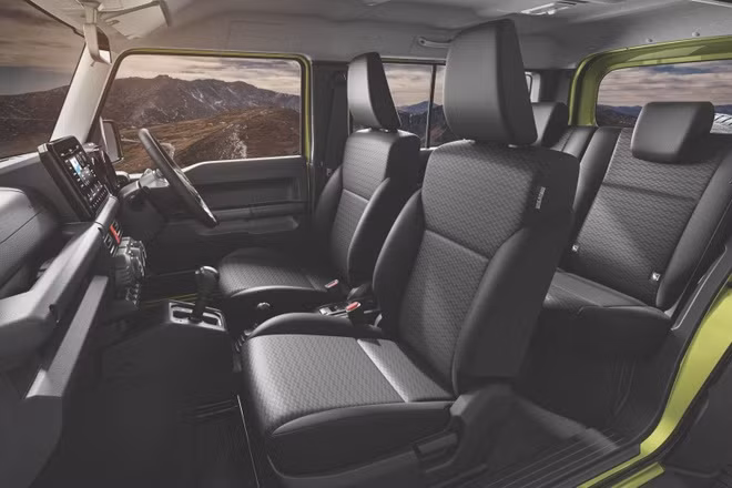 Suzuki Jimny 5 cửa chốt giá bán