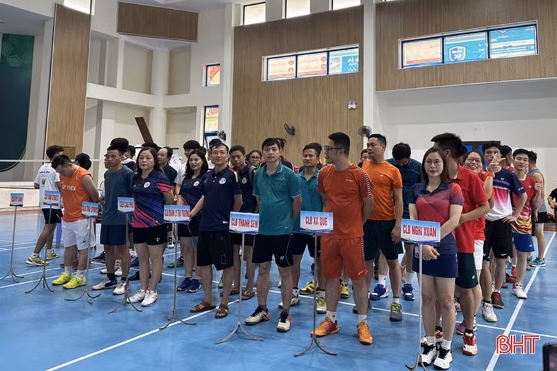 Sôi nổi Giải Cầu lông các CLB thành phố Hà Tĩnh mở rộng lần thứ I
