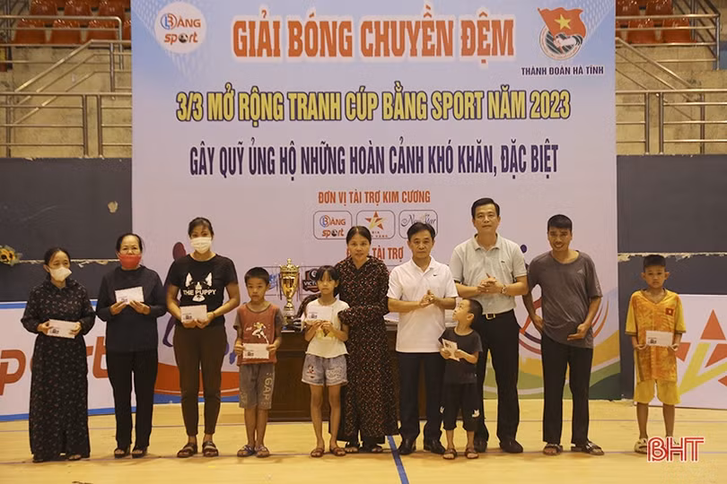 FC Thạch Linh Vida Beer vô địch Giải Bóng chuyền đệm tranh cúp Bằng Sport