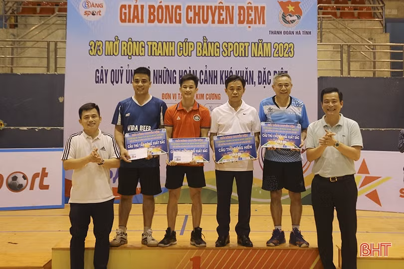 FC Thạch Linh Vida Beer vô địch Giải Bóng chuyền đệm tranh cúp Bằng Sport