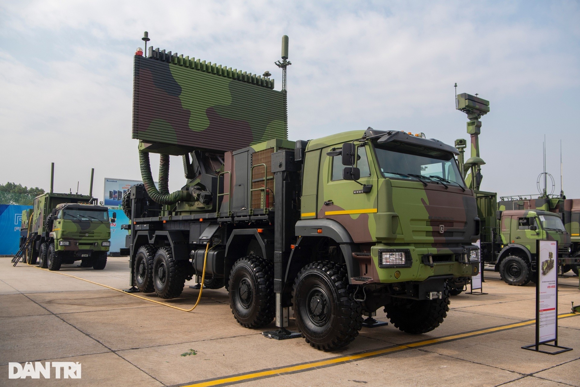 Radar cảnh giới nhìn vòng 3D do CNQP Việt Nam chế tạo (Ảnh: Mạnh Quân).