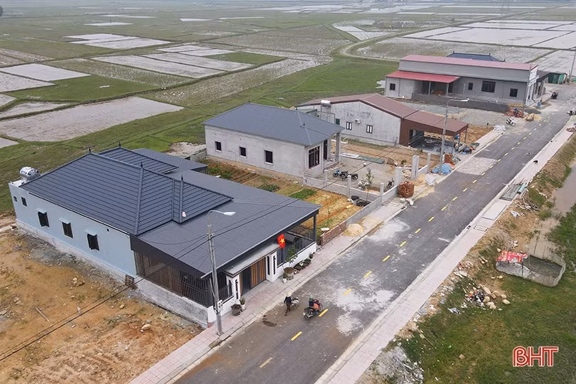 Người dân Hà Tĩnh phấn khởi đón tết đầu tiên trong khu tái định cư cao tốc Bắc - Nam