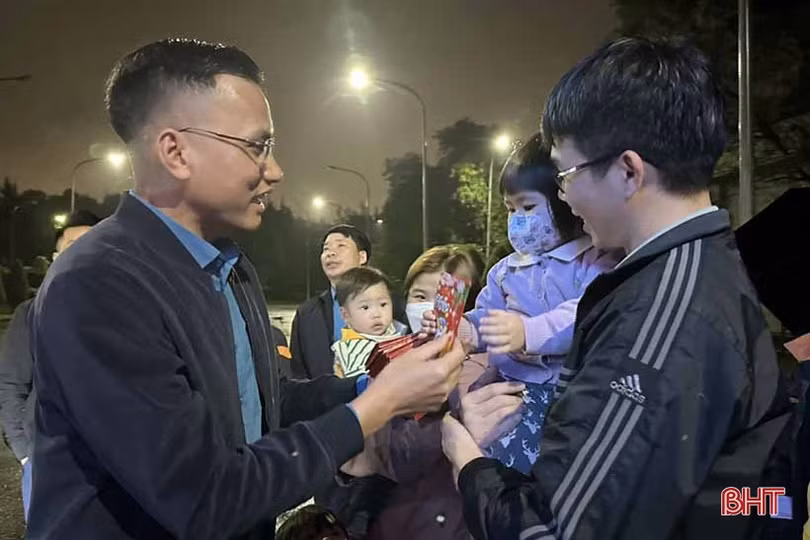 Những chuyến xe công đoàn chở niềm vui ngày cuối năm