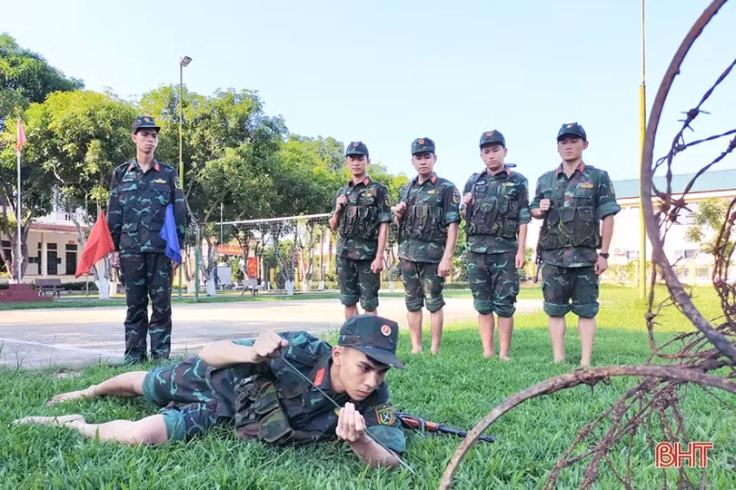 Lực lượng vũ trang Hà Tĩnh sẵn sàng chiến đấu cao trong dịp tết