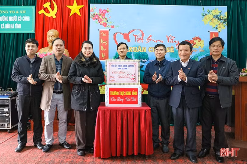 Tết ấm áp ở Trung tâm Điều dưỡng người có công và Bảo trợ xã hội Hà Tĩnh