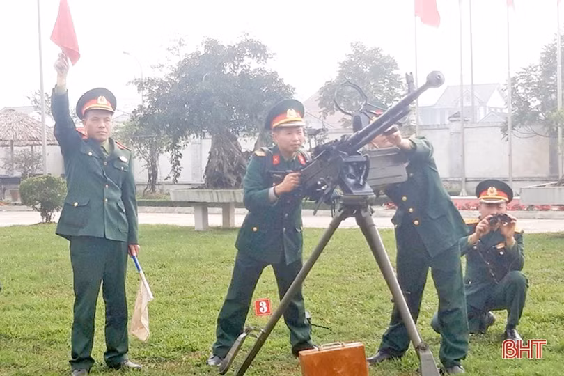 Lực lượng vũ trang Hà Tĩnh sẵn sàng chiến đấu cao trong dịp tết